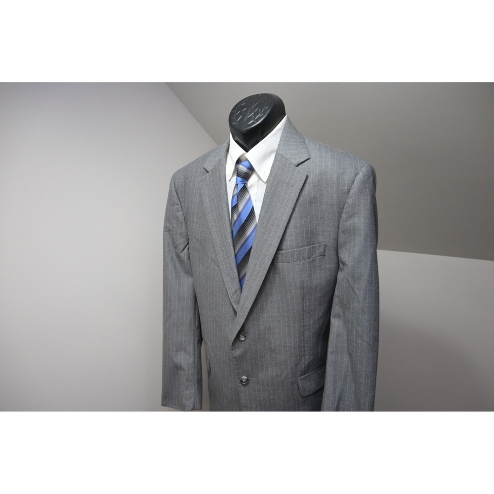 Jos. A. Bank 2-Piece Suit Tailored Fit Mens 46R 40x30 Gray Pinstripe Excellent
